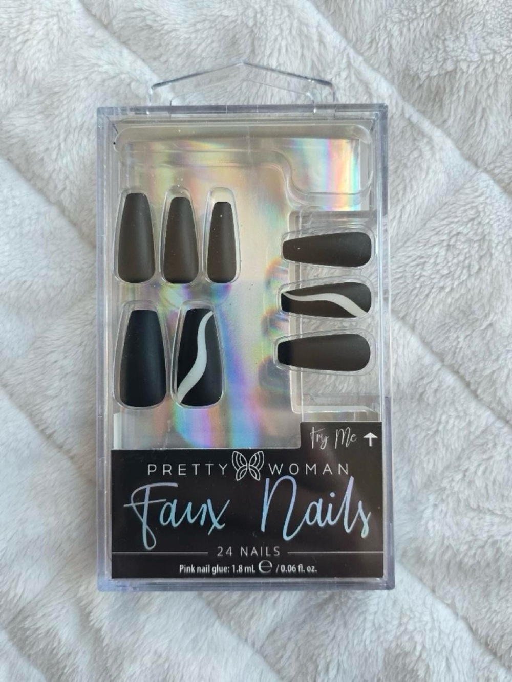 Pretty Woman Faux Nails black acrylic nails with white swirls
24 count set